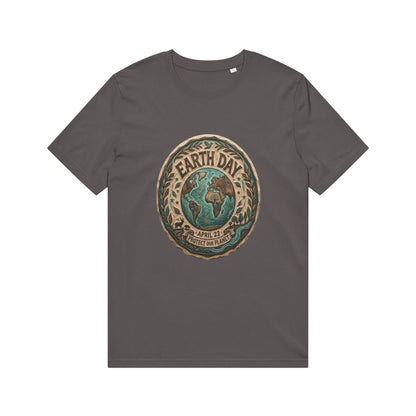 Earth Day Vintage Globe T-Shirt – April 22 Environmental Awareness Tee